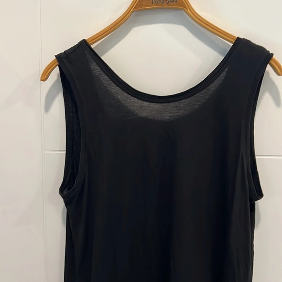 BCBGMAXAZRIA sleeveless blouse size medium - Picture 3 of 9